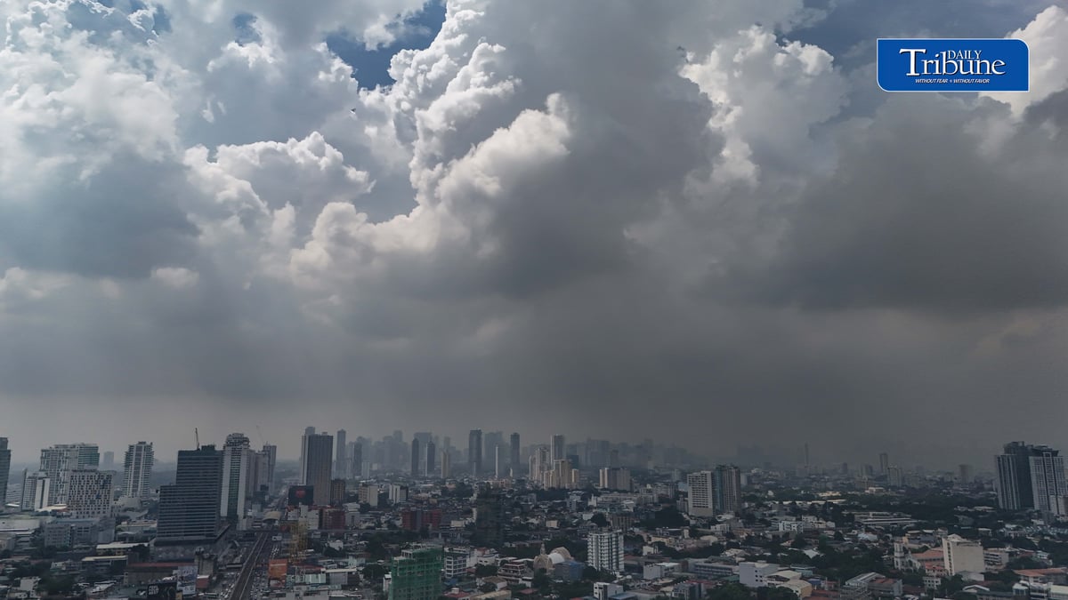 CLEAR SKIES DESPITE QUEENIE
Metro Manila experiences clear to partly cloudy skies as seen from Quezon City on Thursday, 24 September 2026.
Tropical Storm Surigae entered the Philippine Area of Responsibility at 7 a.m. and was given the local name “Queenie,” becoming the 17th tropical cyclone to enter PAR this year. PAGASA said the storm was not expected to directly affect most of the country over the next three days.
PAGASA has also warned that the ongoing El Niño could intensify into a “very strong” event before the end of 2026 and persist through the first half of 2027.
Photo by Analy Labor