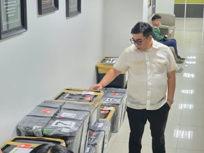 DPWH Davao chief brings 10 boxes of records to NBI flood control probe