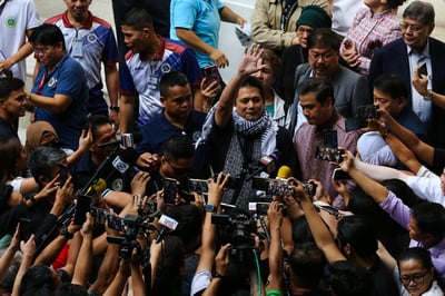 Senator Robin Padilla arrives at the DOJ