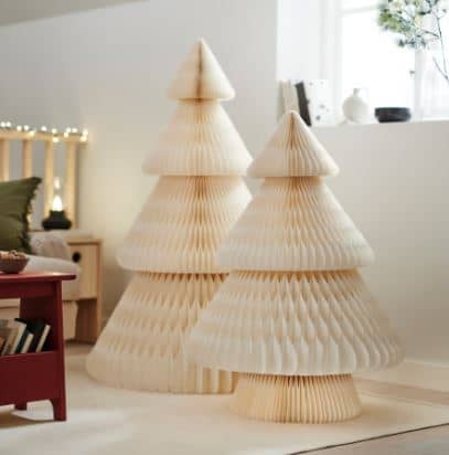 From tree ornaments to tabletop pieces, small, decorative touches can bring holiday spirit into the home.