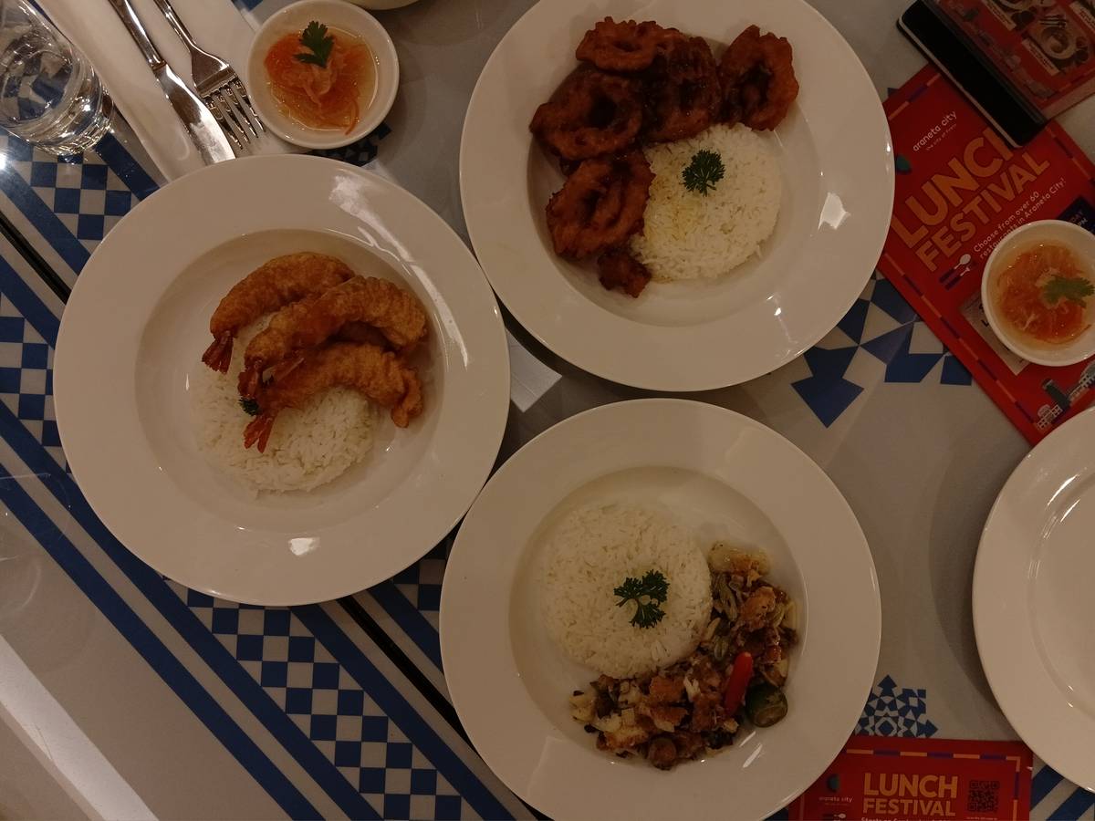 SEAFOOD FOR LUNCH. Tempura, baby calamari and seafood sisig served with steamed rice are among Seafood 8’s offerings for the Araneta City Lunch Festival at Gateway Mall 2. The month-long dining celebration features special lunch sets from participating restaurants, with meals starting at P399.