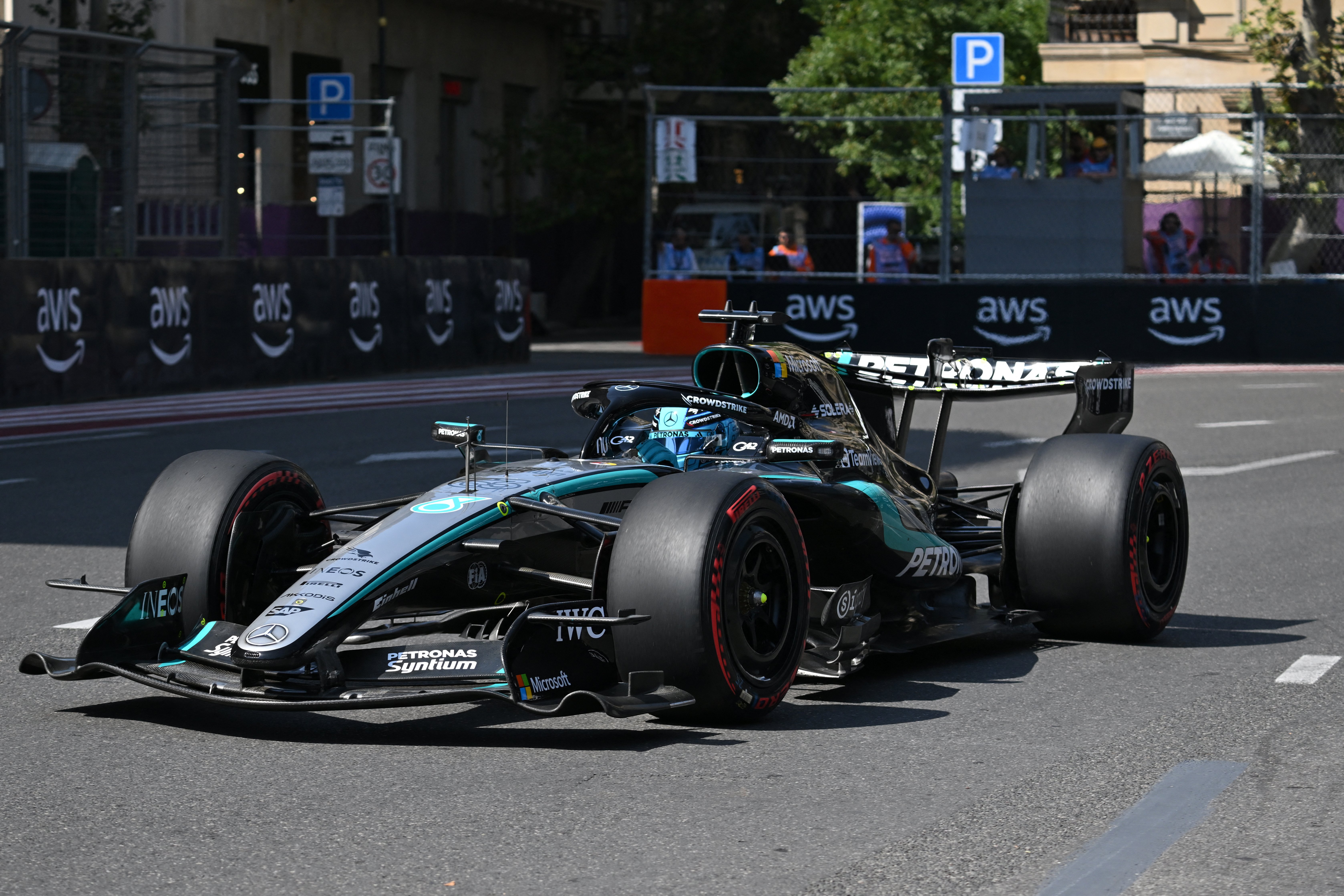 Silver streak in Baku: Russell leads Mercedes 1-2 during Azerbaijan GP practice