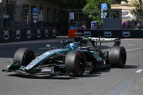 Silver streak in Baku: Russell leads Mercedes 1-2 during Azerbaijan GP practice