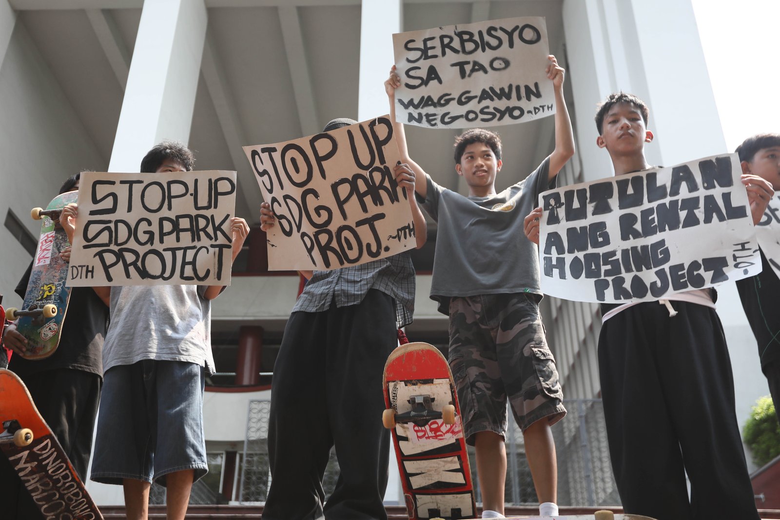 Progressive sports enthusiasts from Skaters United and Defend the Hood staged a protest in front of Palma Hall at UP Diliman, Quezon City, on Saturday, 26 September, to raise concerns over adequate housing and accessible sports facilities in the country.

According to the skaters, many of them live in informal settlements at risk of demolition to make way for businesses. They also called for skate parks to be made more accessible to the general public.

University authorities stopped the protest, prompting the skaters to proceed to Vinzons Hall to continue expressing their concerns. | Aram Lascano for DAILY TRIBUNE