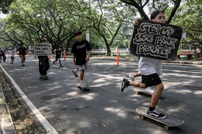 Skaters fight back