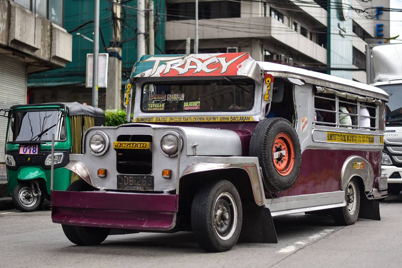 Jeepneys continue to ply their daily routes in Manila on September 26 following the Department of Transportation’s approval of the Land Transportation Franchising and Regulatory Board’s recommended fare hike. The minimum fare for traditional jeepneys increased to P14 from P13 while modern jeepney fares rose to P17 from P15, with additional charges for succeeding kilometers.  l Zedrich Xylak Madrid