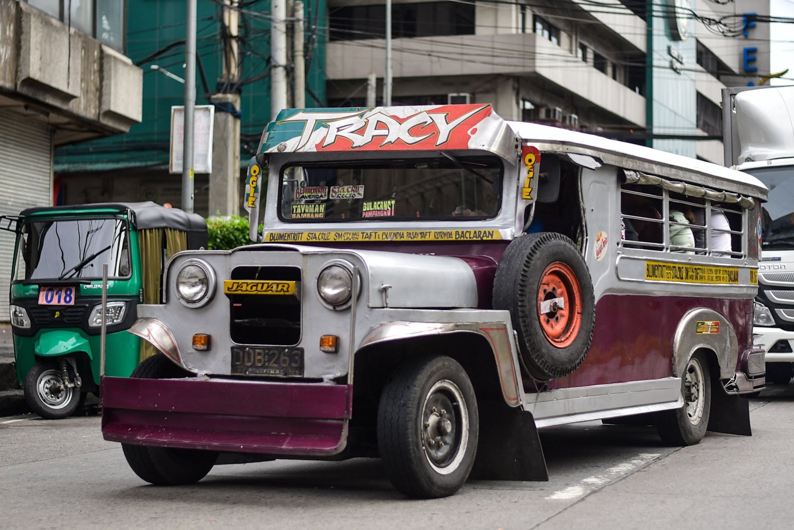 Jeepneys continue to ply their daily routes in Manila on September 26 following the Department of Transportation’s approval of the Land Transportation Franchising and Regulatory Board’s recommended fare hike. The minimum fare for traditional jeepneys increased to P14 from P13 while modern jeepney fares rose to P17 from P15, with additional charges for succeeding kilometers.  l Zedrich Xylak Madrid