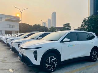 Green SM launches 6-seat electric taxi