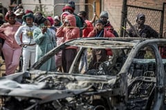 Gunmen kill 17 in bar shooting