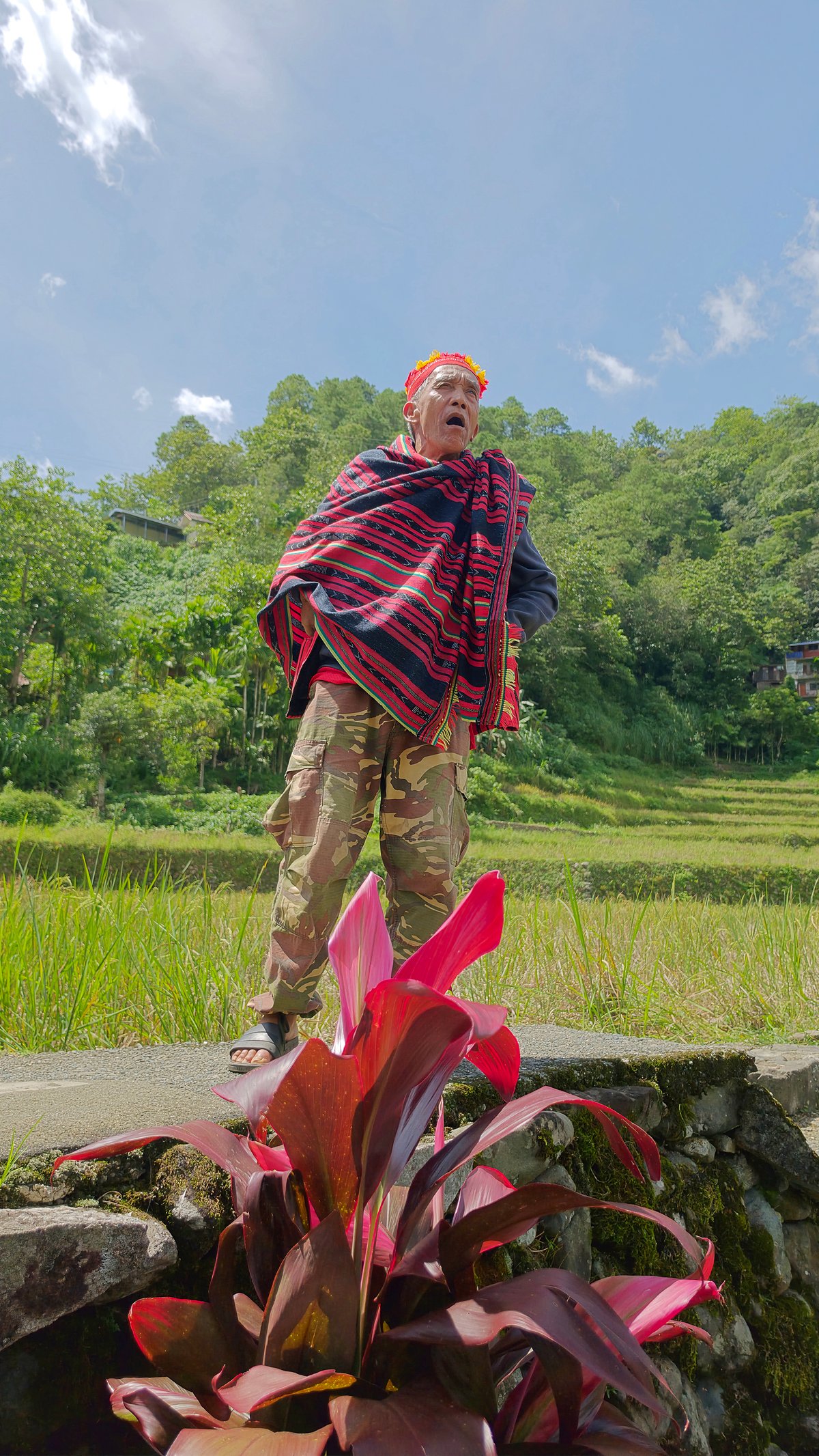 THE mumbaki performs the guwe, announcing that the communities can proceed with the Punnuk tommorow.