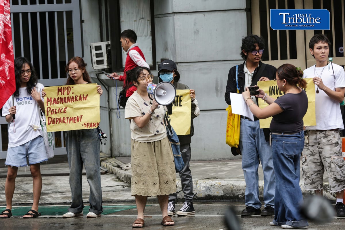 Members of the Samahan ng Progresibong Kabataan (SPARK) hold a picket outside the National Police Commission headquarters along EDSA in Quezon City on Monday, 28 September 2026, to protest the alleged confiscation of student activists’ phones and other alleged abuses by Manila police during the 21 September demonstrations. | Analy Labor