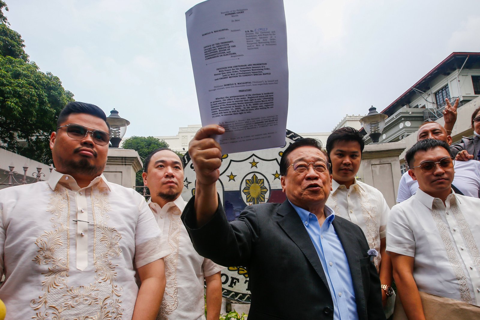 Election lawyer Romulo Macalintal files a petition at the Supreme Court in Padre Faura, Manila, on 28 September 2026, challenging the constitutionality of the law postponing the November 2026 Barangay and Sangguniang Kabataan Elections (BSKE). Macalintal also seeks a special raffle of the petition for immediate action by the court.