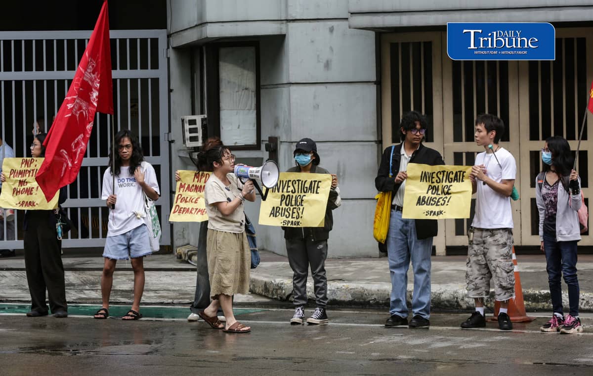 Members of the Samahan ng Progresibong Kabataan (SPARK) hold a picket outside the National Police Commission headquarters along EDSA in Quezon City on Monday, 28 September 2026, to protest the alleged confiscation of student activists’ phones and other alleged abuses by Manila police during the 21 September demonstrations. | Analy Labor