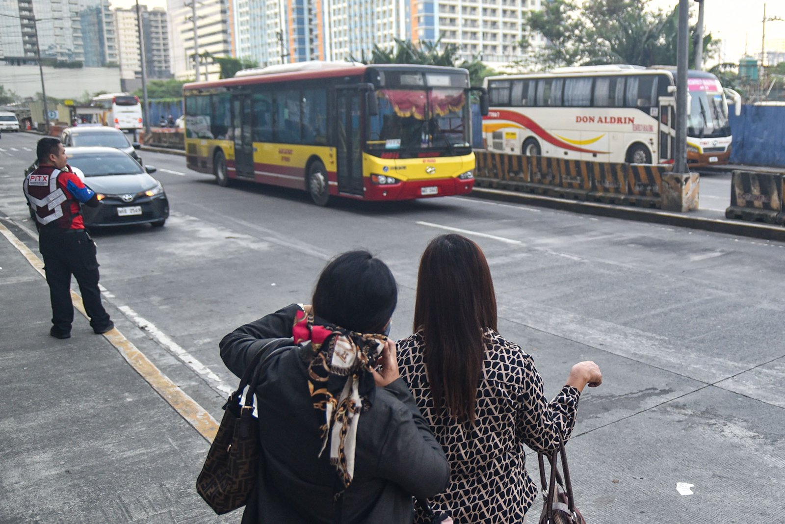Passengers bound for Cavite and other destinations from Metro Manila flock to the Parañaque Integrated Terminal Exchange (PITX as fewer buses operate amid rising oil prices on September 28.

Bus passengers face higher fares as Metro Manila and city buses now charge ₱15 for the first five kilometers for ordinary buses and ₱18 for air-conditioned buses, while provincial buses start at ₱12 for the first five kilometers. l Zedrich Xylak Madrid