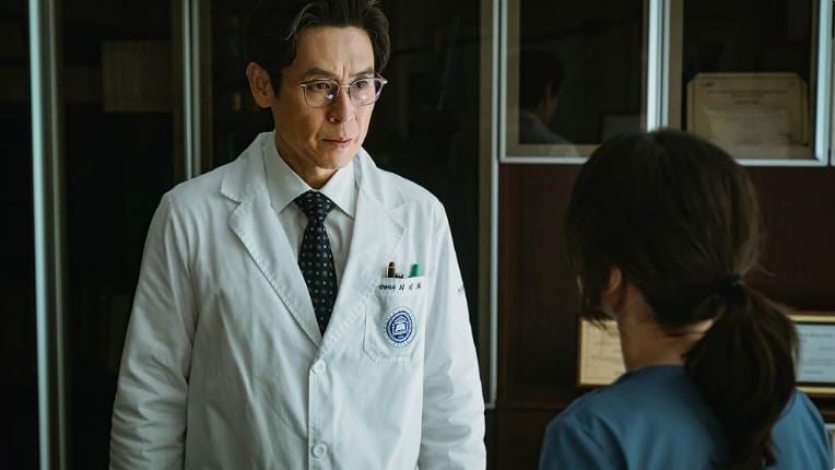 SUL Kyung-gu as Choi Deok Hee.
