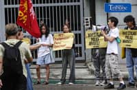 Members of the Samahan ng Progresibong Kabataan (SPARK) hold a picket outside the National Police Commission headquarters along EDSA in Quezon City on Monday, 28 September 2026, to protest the alleged confiscation of student activists’ phones and other alleged abuses by Manila police during the 21 September demonstrations. | Analy Labor