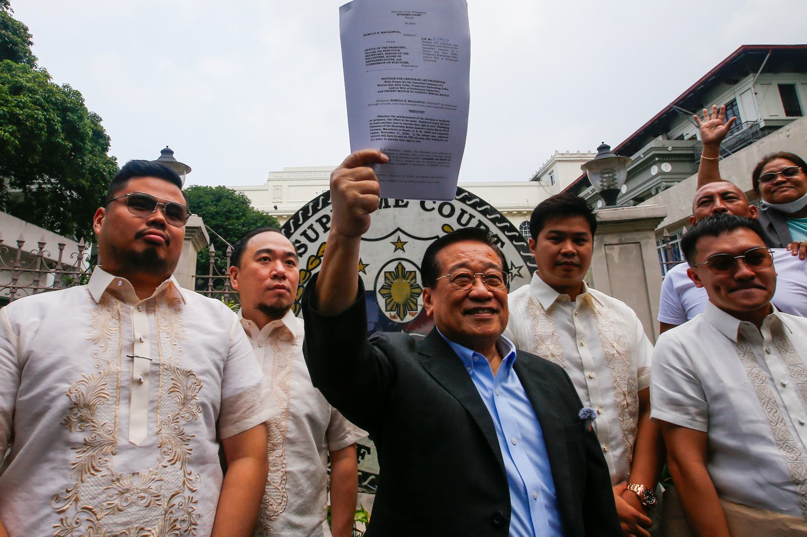 Election lawyer Romulo Macalintal files a petition at the Supreme Court in Padre Faura, Manila, on 28 September 2026, challenging the constitutionality of the law postponing the November 2026 Barangay and Sangguniang Kabataan Elections (BSKE). Macalintal also seeks a special raffle of the petition for immediate action by the court.