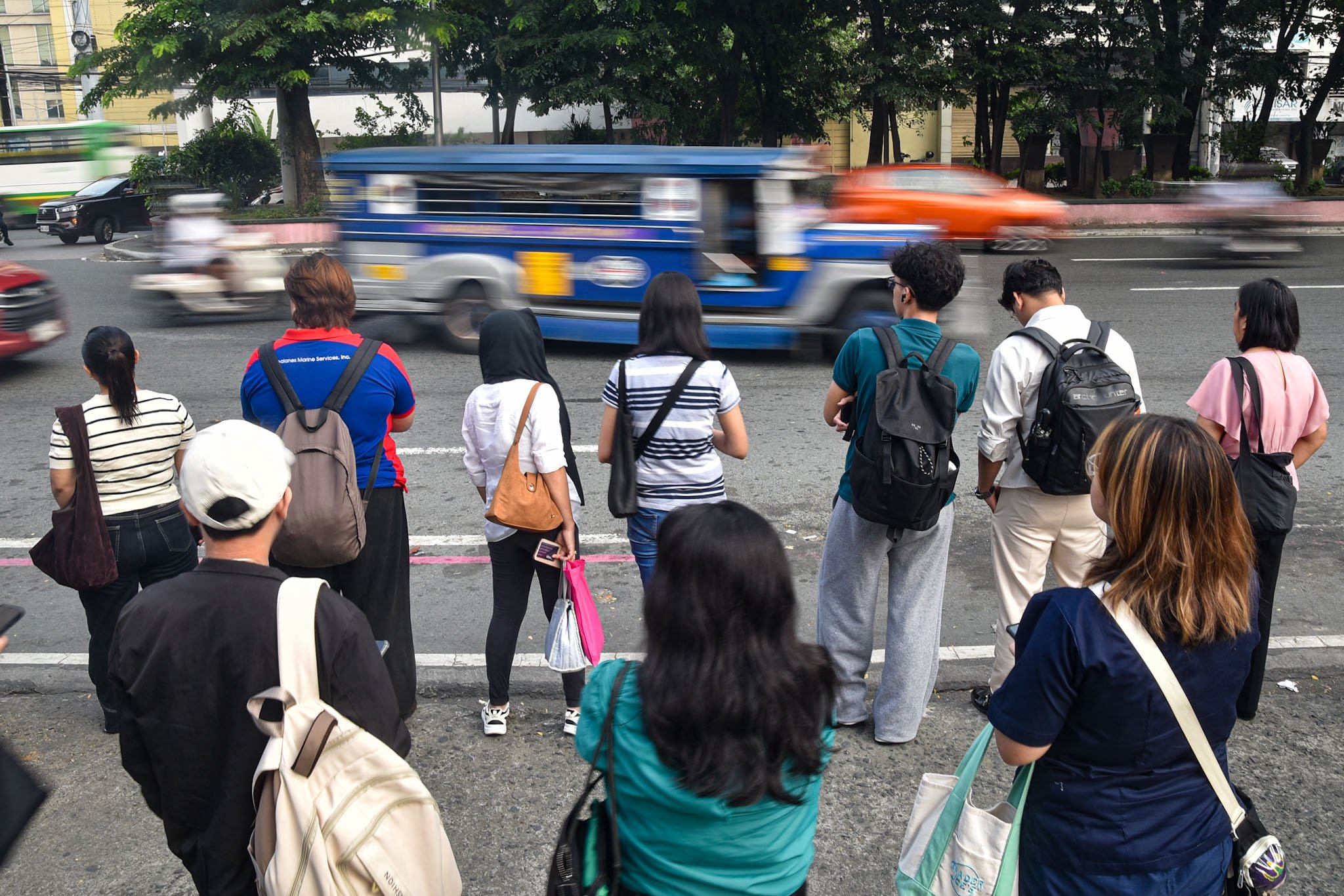 Gov’t to shoulder P60 wage hike for struggling SMEs