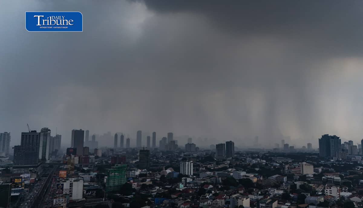 (September 30 2026) Dark clouds bringing heavy rain were seen from Quezon City on Wednesday, September 30, 2026. According to Pagasa three to six more tropical cyclones are expected to enter the Philippine Area of ​​Responsibility (PAR) from October to December. While a “very strong” El Niño is starting and may continue until the first half of 2027. Photo/Analy Labor