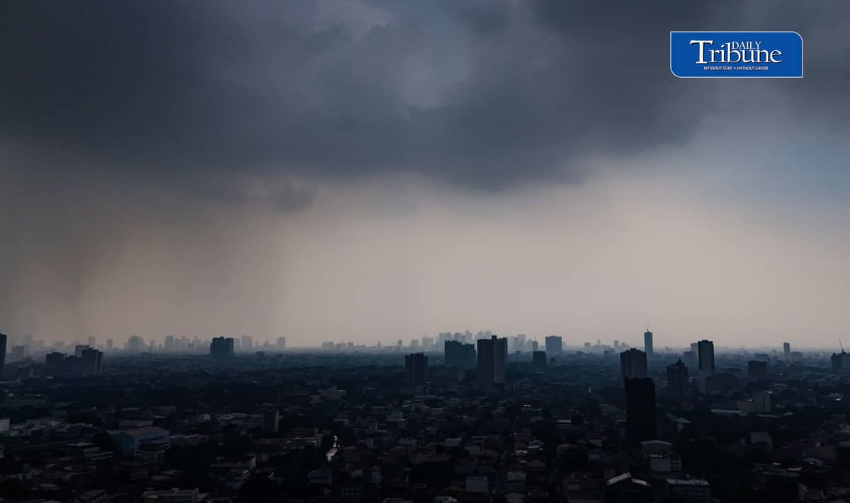 (September 30 2026) Dark clouds bringing heavy rain were seen from Quezon City on Wednesday, September 30, 2026. According to Pagasa three to six more tropical cyclones are expected to enter the Philippine Area of ​​Responsibility (PAR) from October to December. While a “very strong” El Niño is starting and may continue until the first half of 2027. Photo/Analy Labor