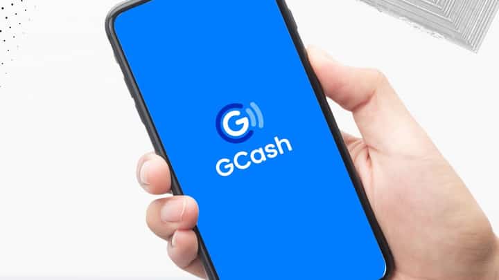 GCash settles at P6.60 for market debut