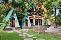 CASITA Realeza, a warm, rustic retreat where sustainability and storytelling coexist.