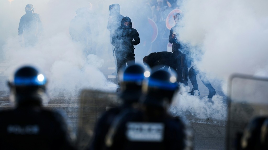 Hundreds of French high schools shut as new violence erupts