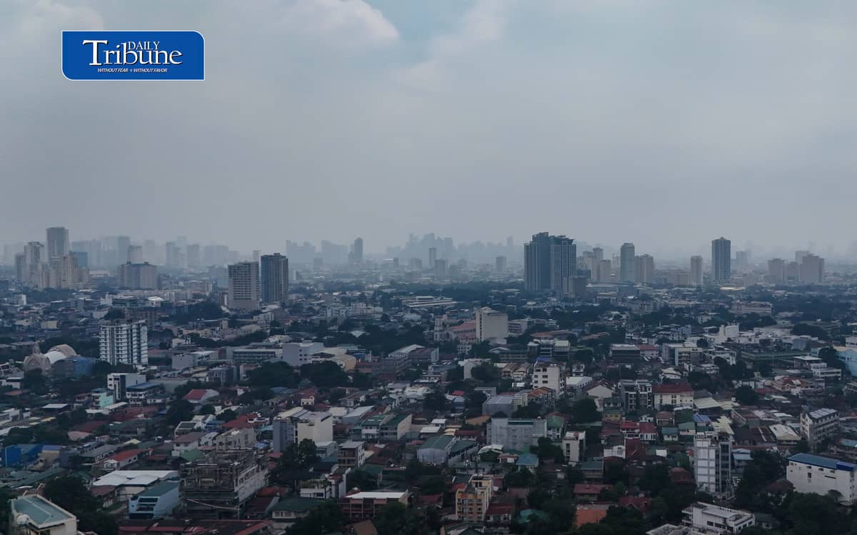 (October 03 2026) Haze blankets over Metro Manila as seen from Quezon City on Saturday October 3 2026, according to the Department of Environment and Natural Resources (DENR) on October 2, two cities had stations that recorded “unhealthy” air quality, while the rest of the 18 monitoring stations in the National Capital Region registered “fair” or “good” readings. Photo/Analy Labor
