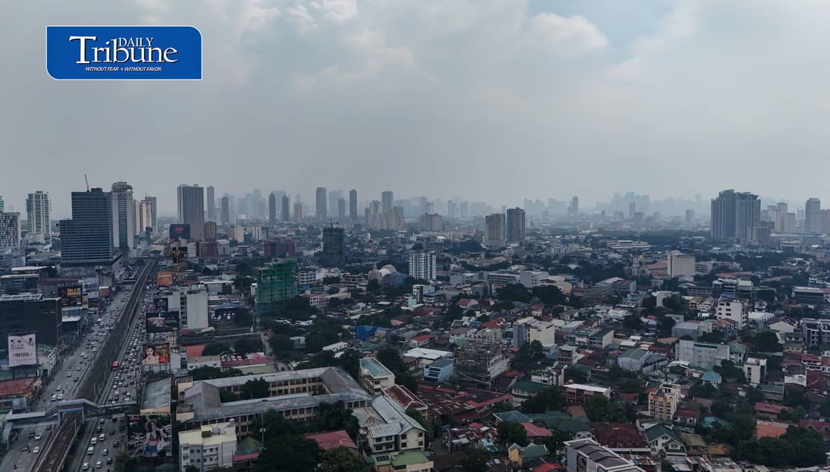 (October 03 2026) Haze blankets over Metro Manila as seen from Quezon City on Saturday October 3 2026, according to the Department of Environment and Natural Resources (DENR) on October 2, two cities had stations that recorded “unhealthy” air quality, while the rest of the 18 monitoring stations in the National Capital Region registered “fair” or “good” readings. Photo/Analy Labor