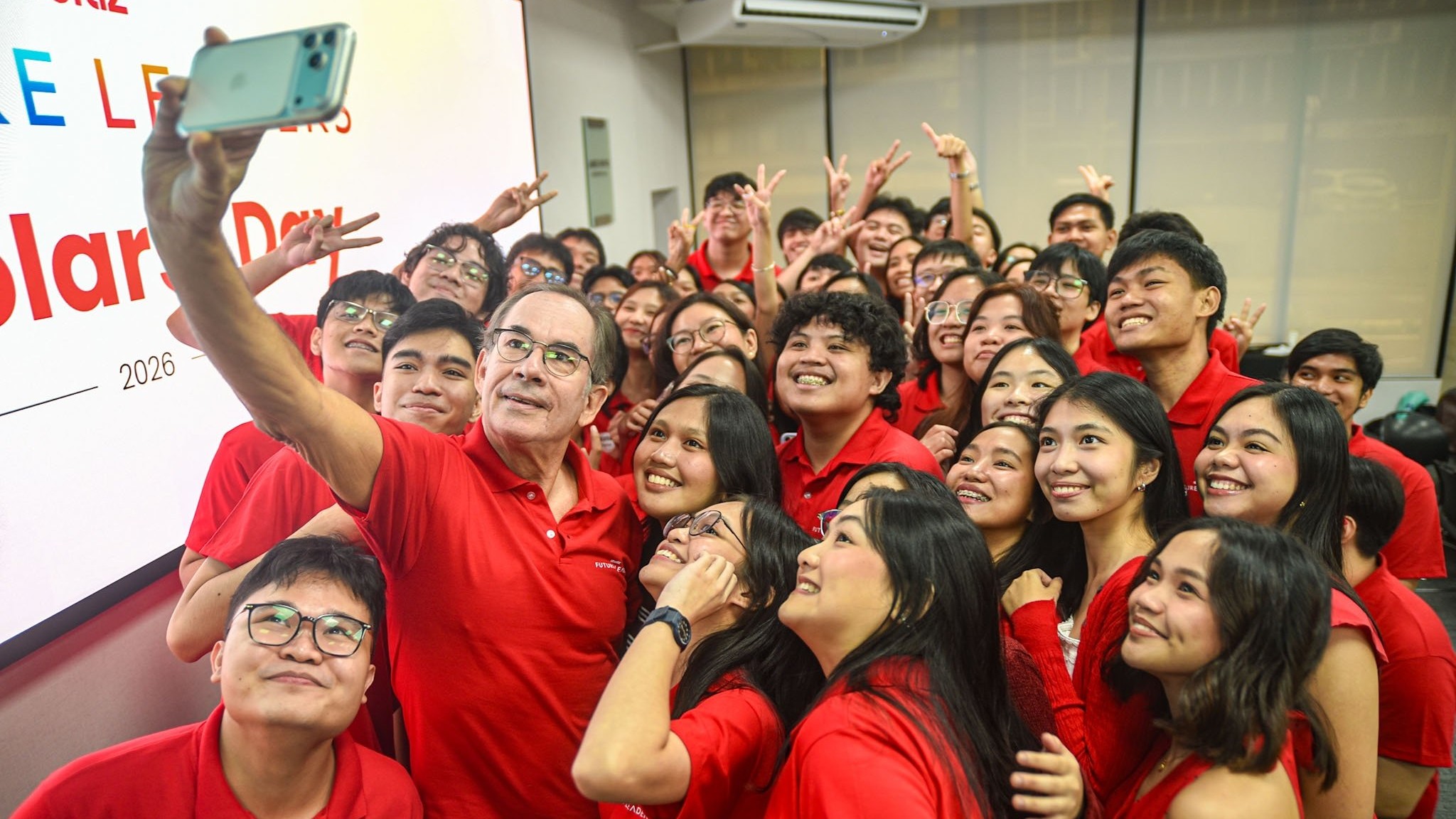 Aboitiz to scholars: Stay curious, adapt, protect your reputation