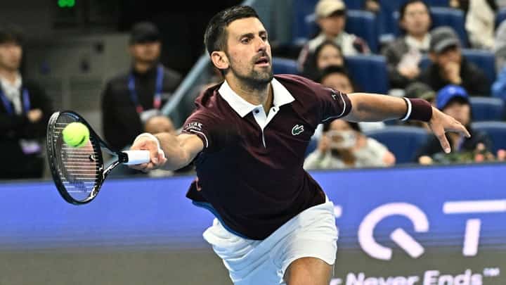 Novak survives scare; Aryna shines