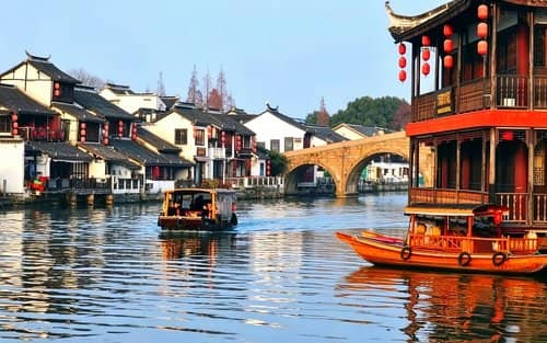 YU Garden in central Shanghai is admired for its stunning beauty, rich history, and serene design.