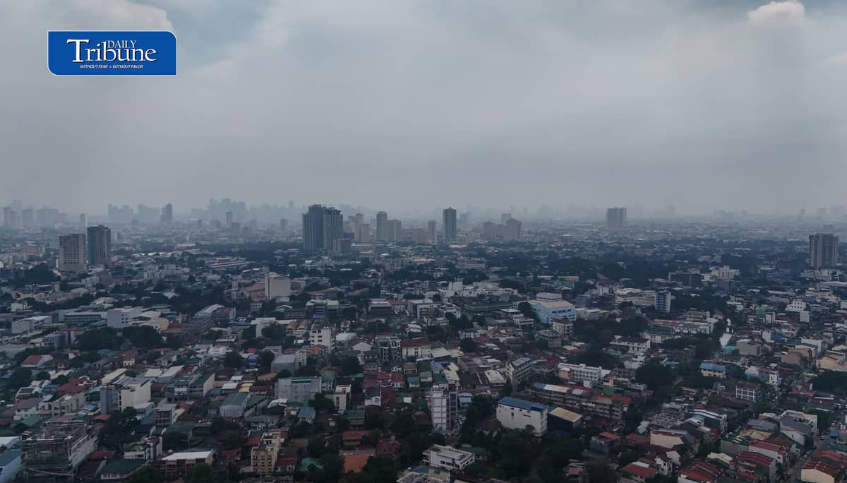 (October 03 2026) Haze blankets over Metro Manila as seen from Quezon City on Saturday October 3 2026, according to the Department of Environment and Natural Resources (DENR) on October 2, two cities had stations that recorded “unhealthy” air quality, while the rest of the 18 monitoring stations in the National Capital Region registered “fair” or “good” readings. Photo/Analy Labor