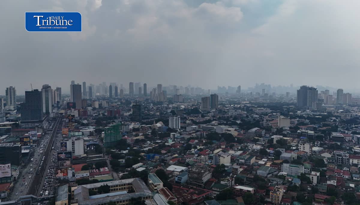 (October 03 2026) Haze blankets over Metro Manila as seen from Quezon City on Saturday October 3 2026, according to the Department of Environment and Natural Resources (DENR) on October 2, two cities had stations that recorded “unhealthy” air quality, while the rest of the 18 monitoring stations in the National Capital Region registered “fair” or “good” readings. Photo/Analy Labor