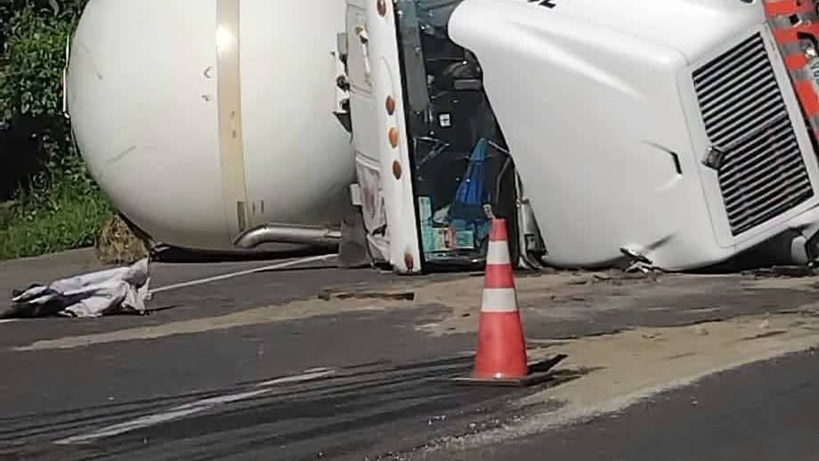 Tank Lorry Camera Residents evacuated after LPG tanker truck overturned in Cam. Sur town