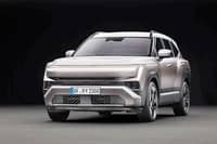 HYUNDAI gives the all-new Tucson a redesigned front fascia with H-Edge lighting, pronounced fenders and sharper body lines.
