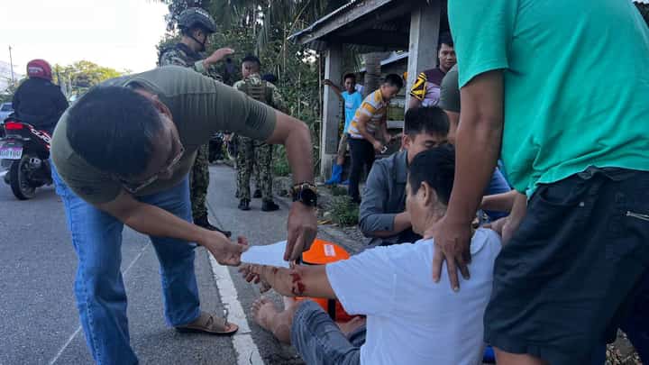 Cordillera Police Regional Director Police Brigadier General Noel Vallo personally attended to the victims of a motorcycle accident in the morning of October 4, 2026 at Pigigan, Abra. Photo Courtesy of Cordillera Police PIO