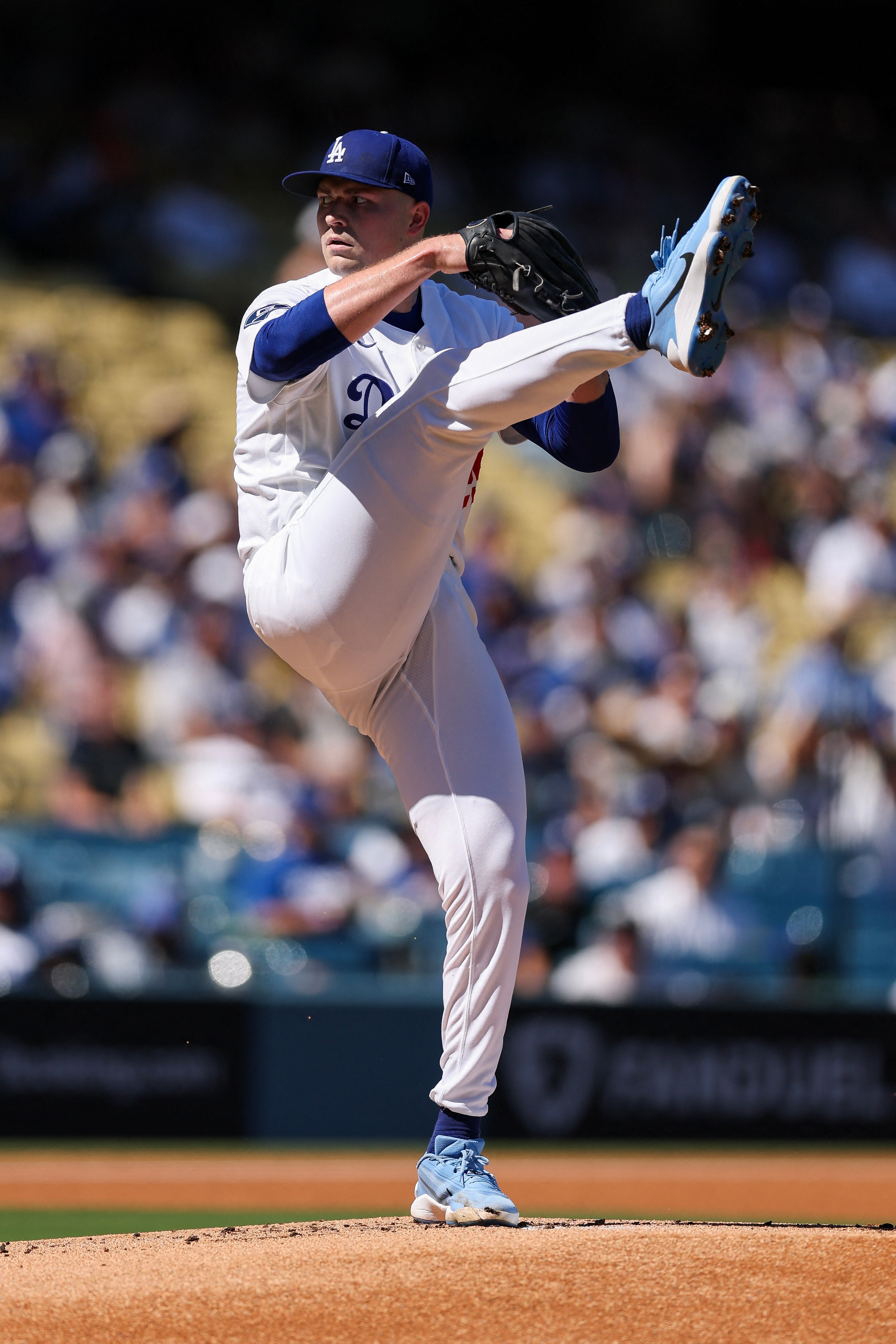 Mercury rising: Red-hot Dodgers crush Braves in playoff opener