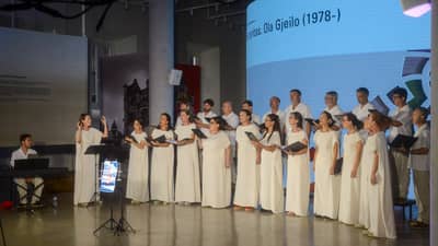 THE Cantollano Chamber Choir in full force at the Centro de Turismo.