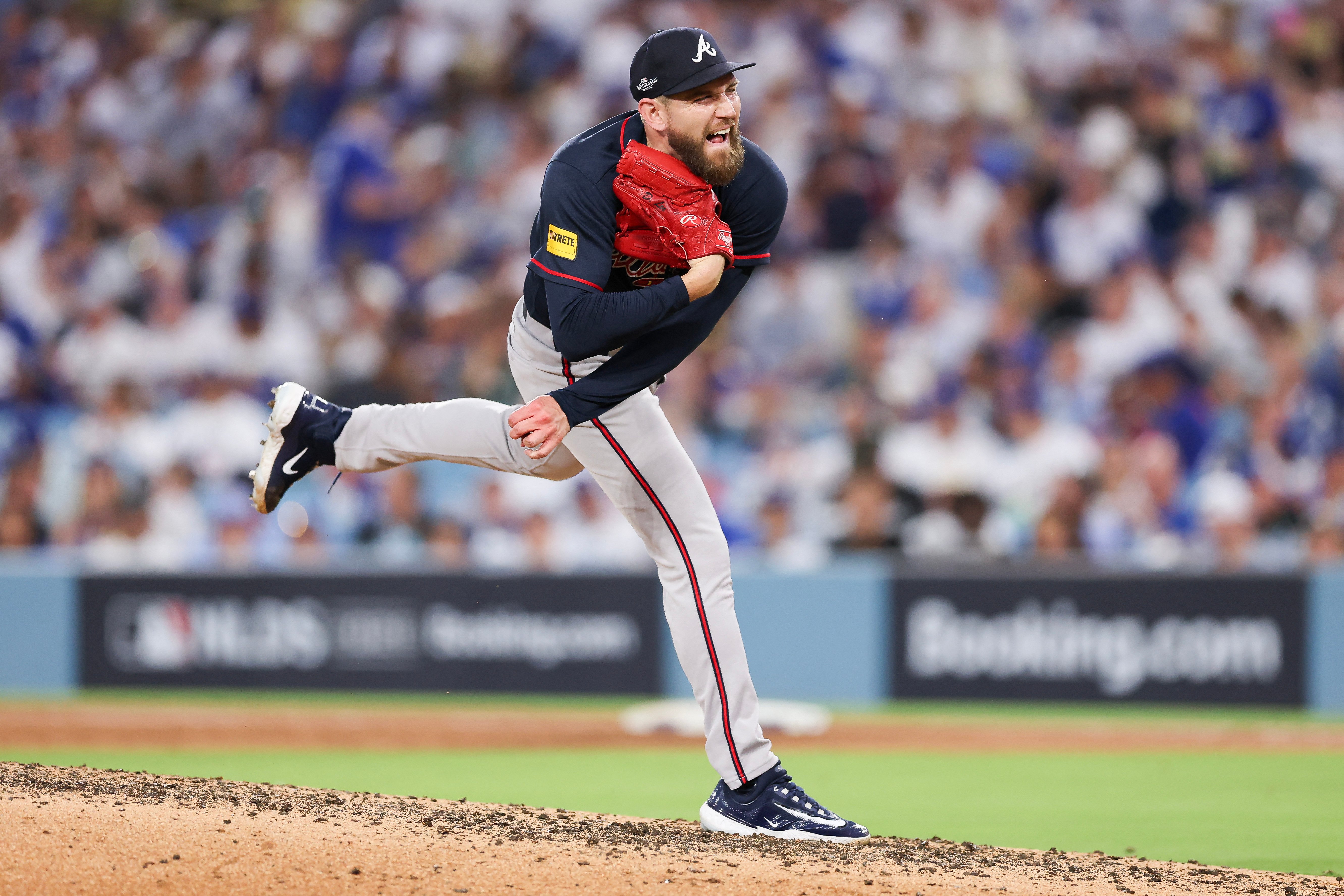 Atlanta attacks: Braves rock Dodgers to tie series; Brewers prevail