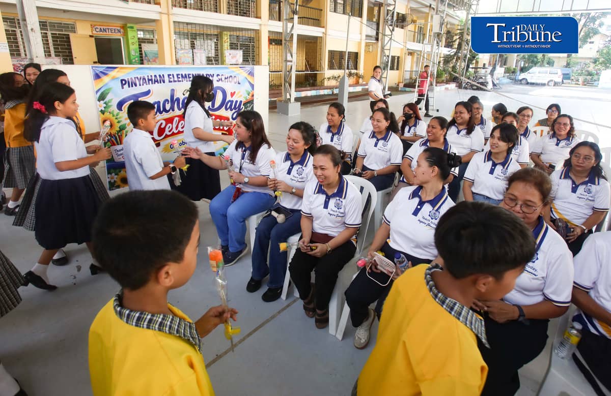 (October 05 2026) The students at Pinyahan Elementary School in Quezon City, gave flowers to their teachers to express their gratitude for their teaching and care while at the school, as they celebrate the National and World Teachers' Day on Monday October 5 2026. Photo/Analy Labor