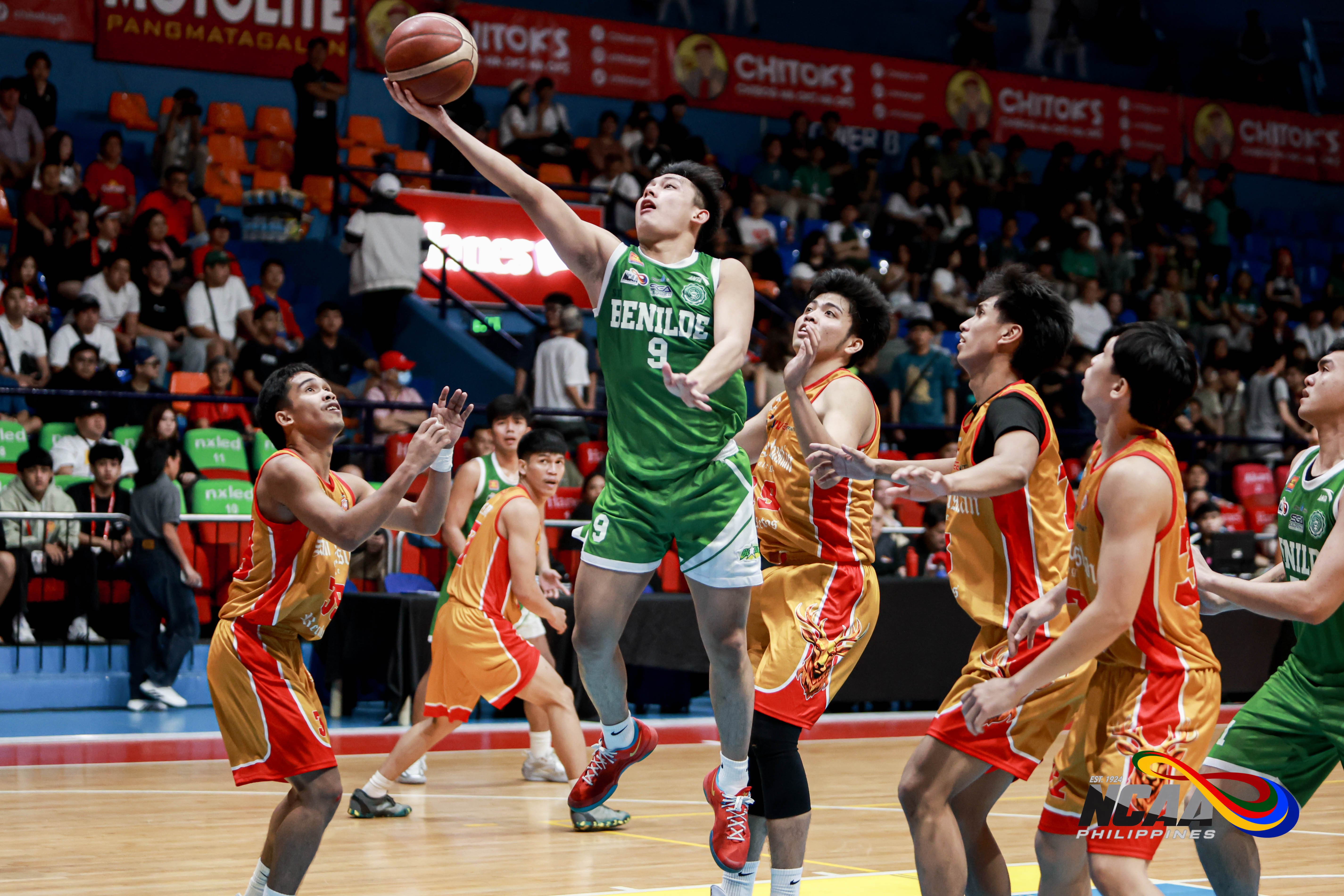 Blazers escape gritty Golden Stags 