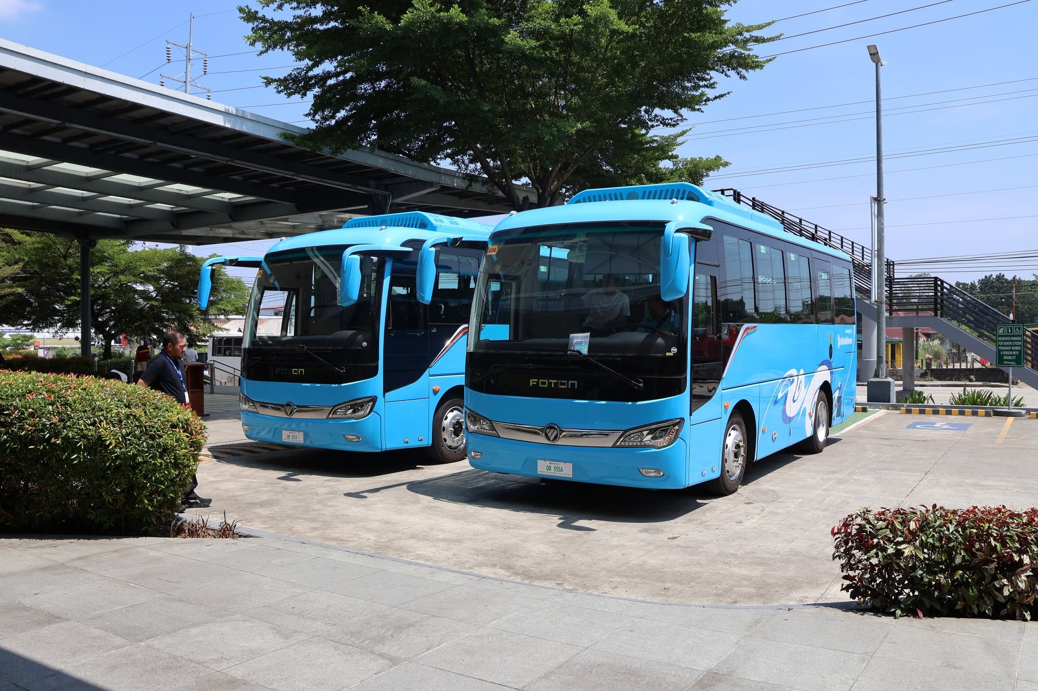 AboitizPower powers up Bataan’s Libreng Sakay with new electric vehicles, charging station
