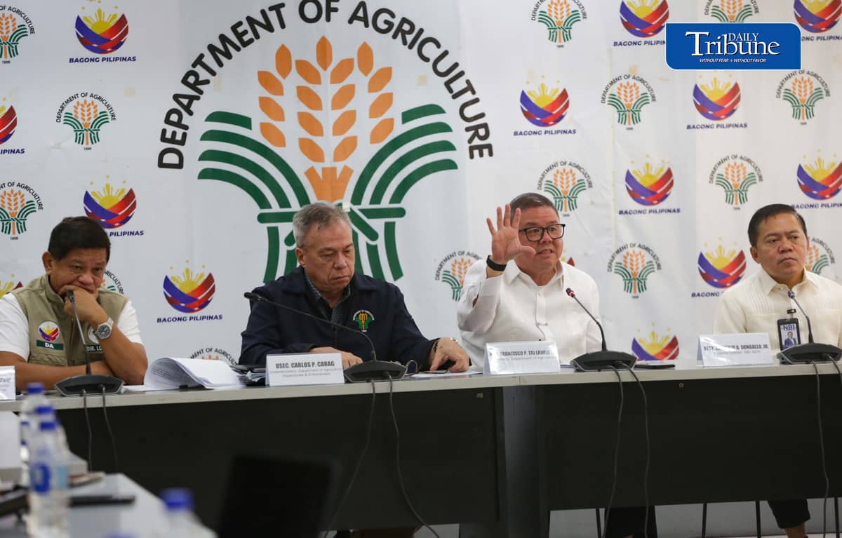 (October 05 2026) Department of Agriculture (DA) Secretary Francisco Tiu Laurel hold a joint press conference with NBI-NMIS, to provide the public and the media with an accurate and official information regarding the joint NBI-NMIS enforcement operation that resulted in the confiscation of approximately 11.5 metric tons of undocumented imported meat products in Pasay City. Meanwhile, Secretary Tiu Laurel stated that the Department of Agriculture (DA) has sufficient stockpiles of pork, chicken, and rice prepared for the strong El Niño expected to affect the country. Photo/Analy Labor
