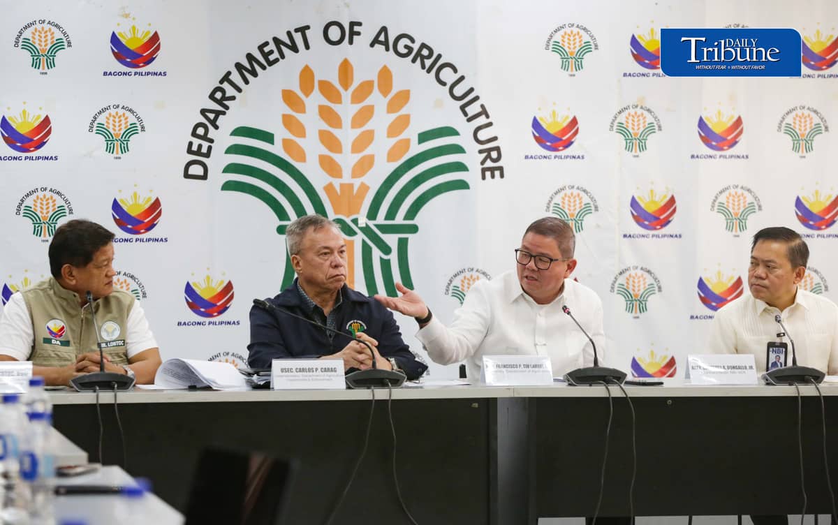 (October 05 2026) Department of Agriculture (DA) Secretary Francisco Tiu Laurel hold a joint press conference with NBI-NMIS, to provide the public and the media with an accurate and official information regarding the joint NBI-NMIS enforcement operation that resulted in the confiscation of approximately 11.5 metric tons of undocumented imported meat products in Pasay City. Meanwhile, Secretary Tiu Laurel stated that the Department of Agriculture (DA) has sufficient stockpiles of pork, chicken, and rice prepared for the strong El Niño expected to affect the country. Photo/Analy Labor