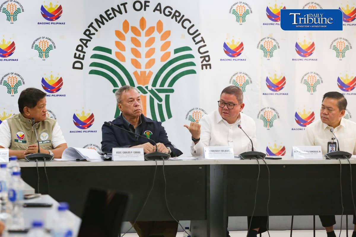 (October 05 2026) Department of Agriculture (DA) Secretary Francisco Tiu Laurel hold a joint press conference with NBI-NMIS, to provide the public and the media with an accurate and official information regarding the joint NBI-NMIS enforcement operation that resulted in the confiscation of approximately 11.5 metric tons of undocumented imported meat products in Pasay City. Meanwhile, Secretary Tiu Laurel stated that the Department of Agriculture (DA) has sufficient stockpiles of pork, chicken, and rice prepared for the strong El Niño expected to affect the country. Photo/Analy Labor