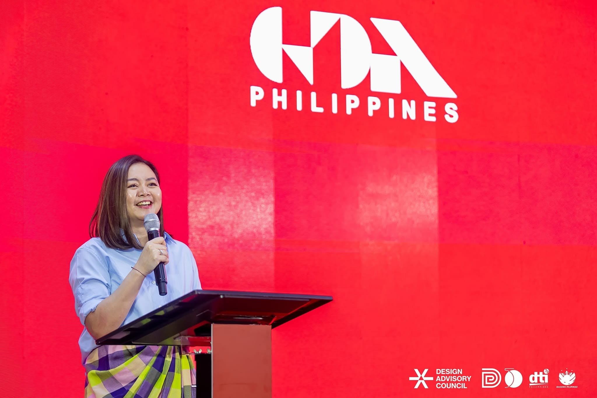 Study: Rural Filipino consumers
are highly connected, but cash-led