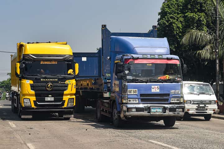 LTFRB cracks down on unauthorized delivery trucks, vans