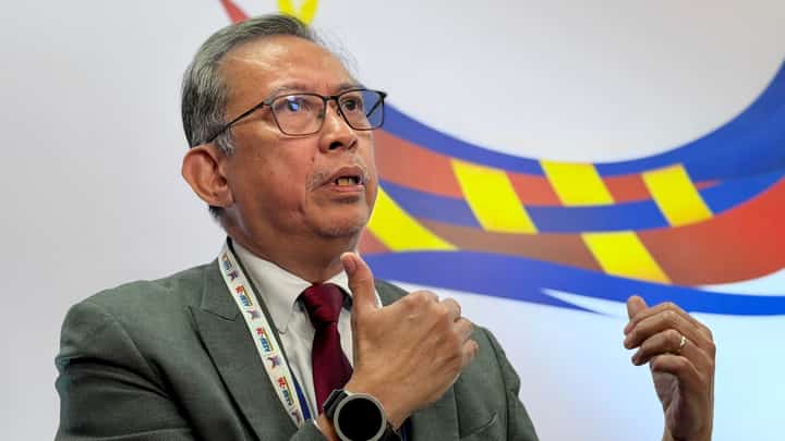 Energy Undersecretary Alessandro Sales speaks to reporters on the sidelines of the ASEAN Energy Business Forum on Tuesday.