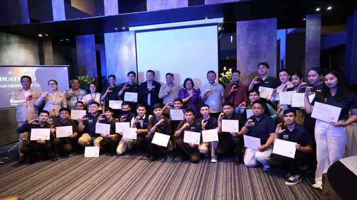 CDC, TESDA hold upskilling of 24 Midori Clark Hotel workers
